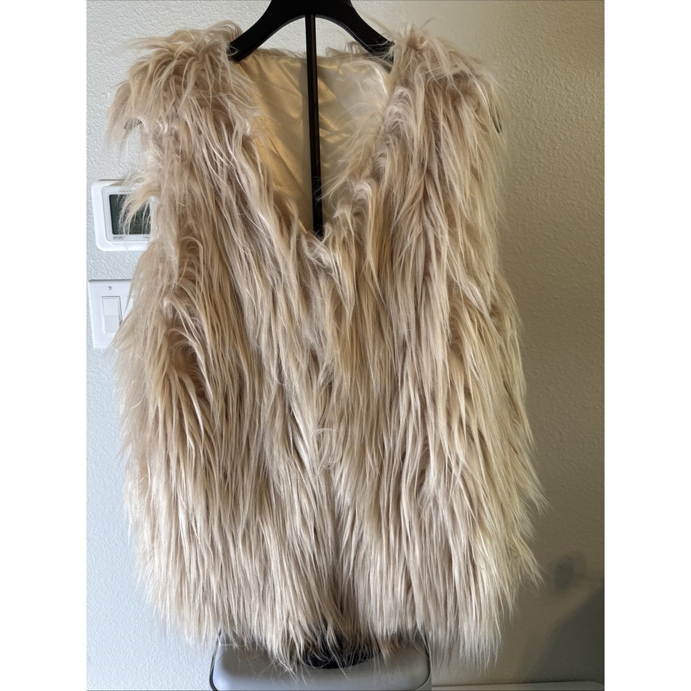 A&O International Women's Faux Fur Vest Shaggy Beige Size Large